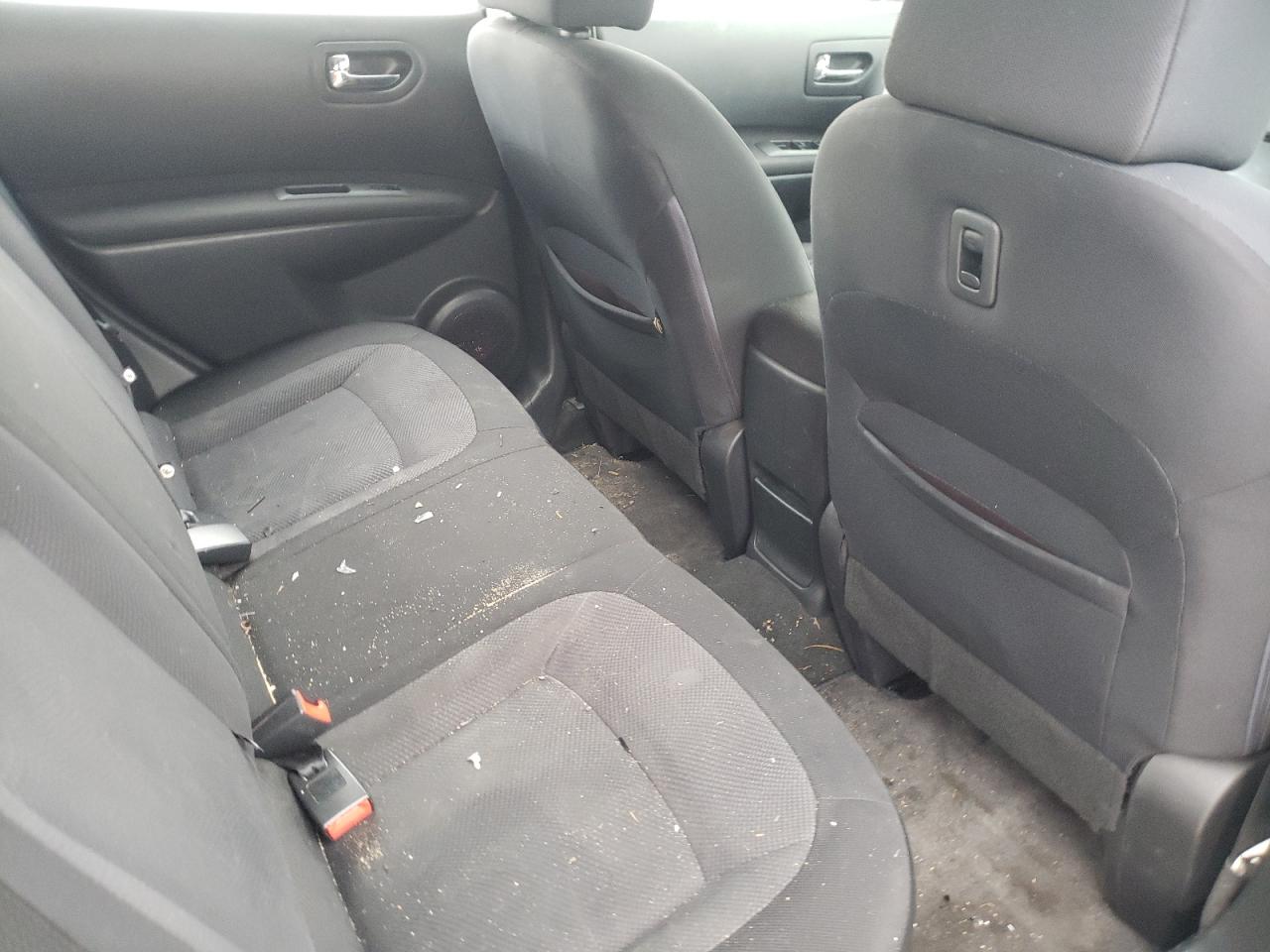 Photo 6 from auction – 2011 NISSAN ROGUE S with VIN JN8AS5MT1BW189505