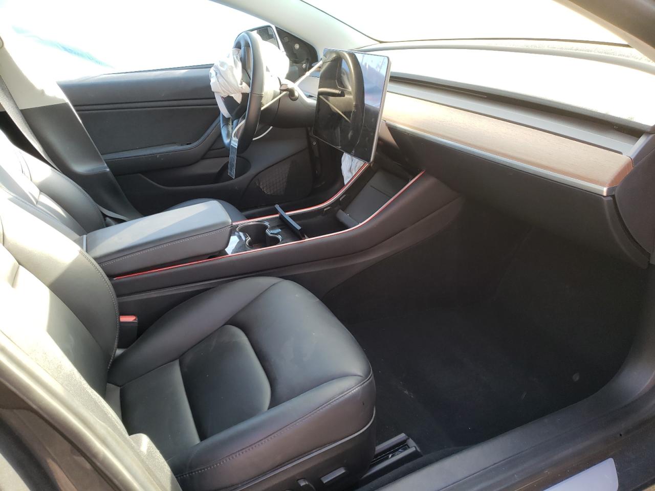 Photo 5 from auction – 2019 TESLA MODEL 3 with VIN 5YJ3E1EB7KF205379