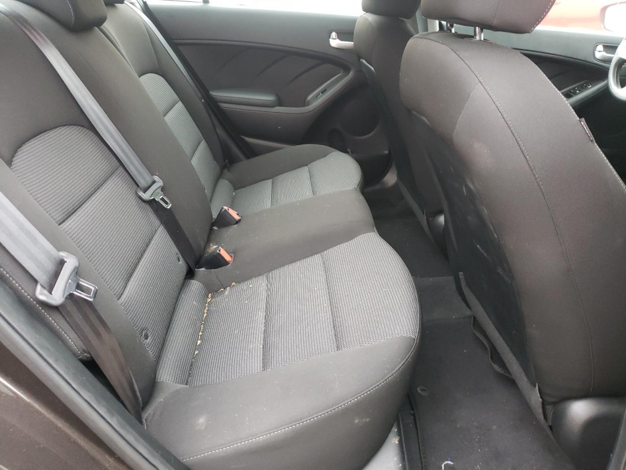 Photo 6 from auction – 2018 KIA FORTE LX with VIN 3KPFK4A74JE194404