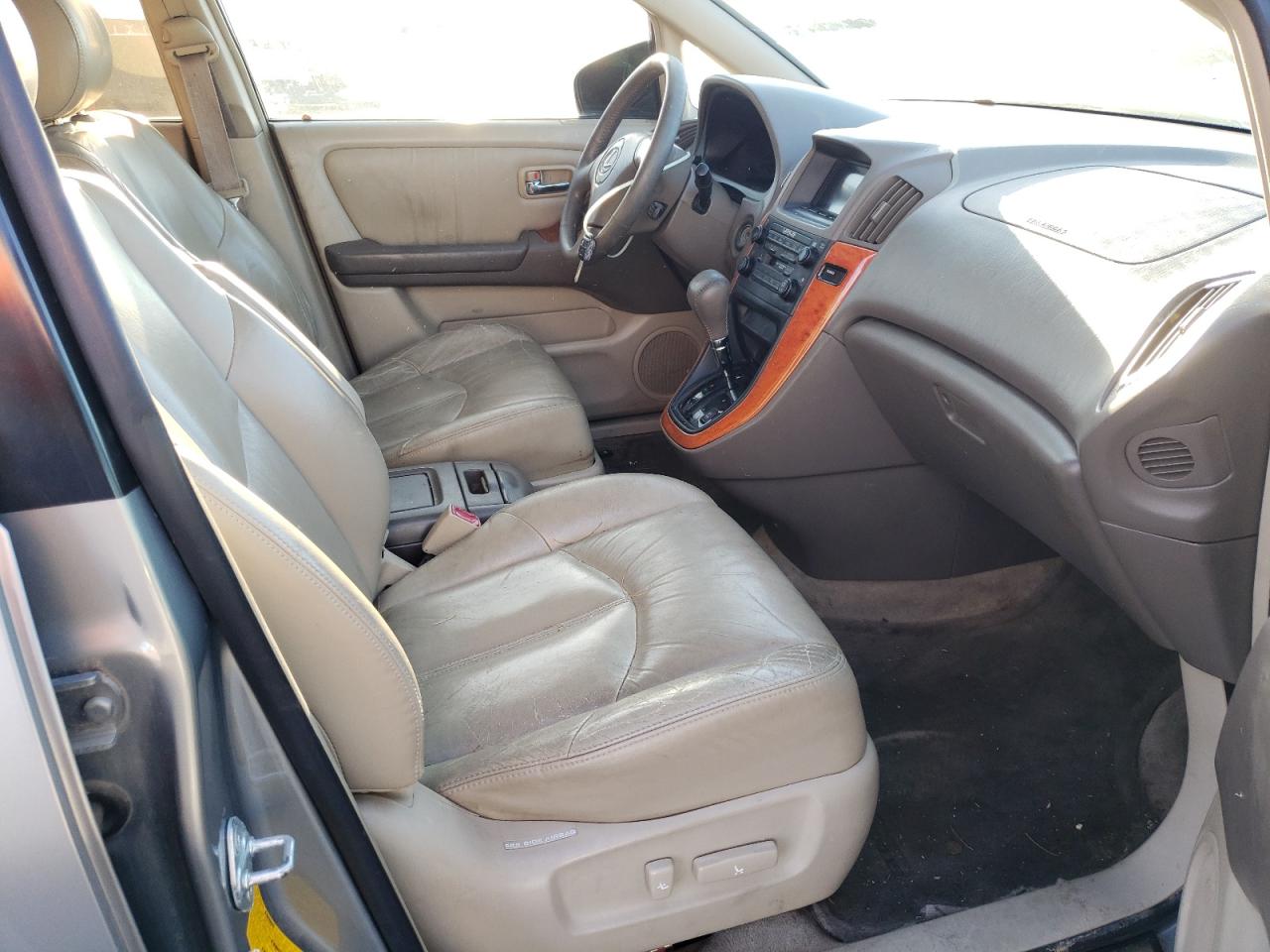 Photo 5 from auction – 2001 LEXUS RX 300 with VIN JTJGF10U710089036