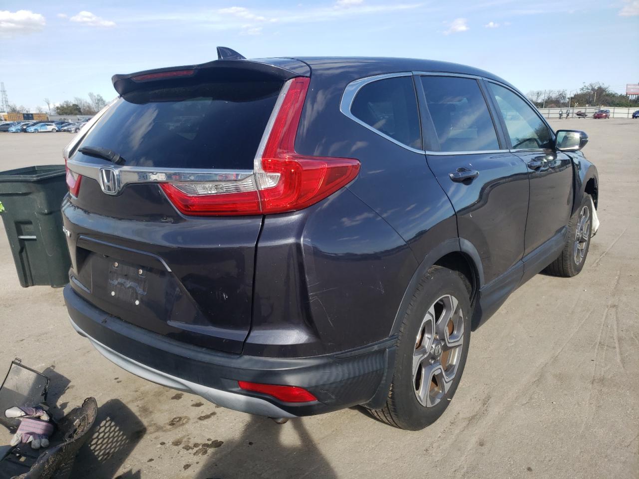 Photo 4 from auction – 2017 HONDA CR-V EX with VIN 7FARW1H57HE047880
