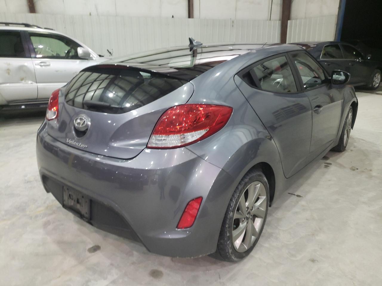Photo 4 from auction – 2017 HYUNDAI VELOSTER with VIN KMHTC6AD8HU312141