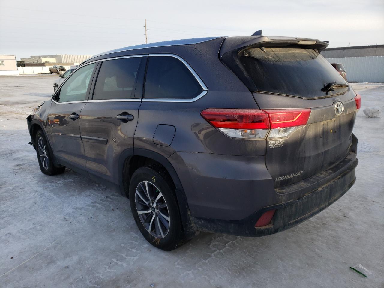 Photo 3 from auction – 2019 TOYOTA HIGHLANDER with VIN 5TDJZRFH1KS946569