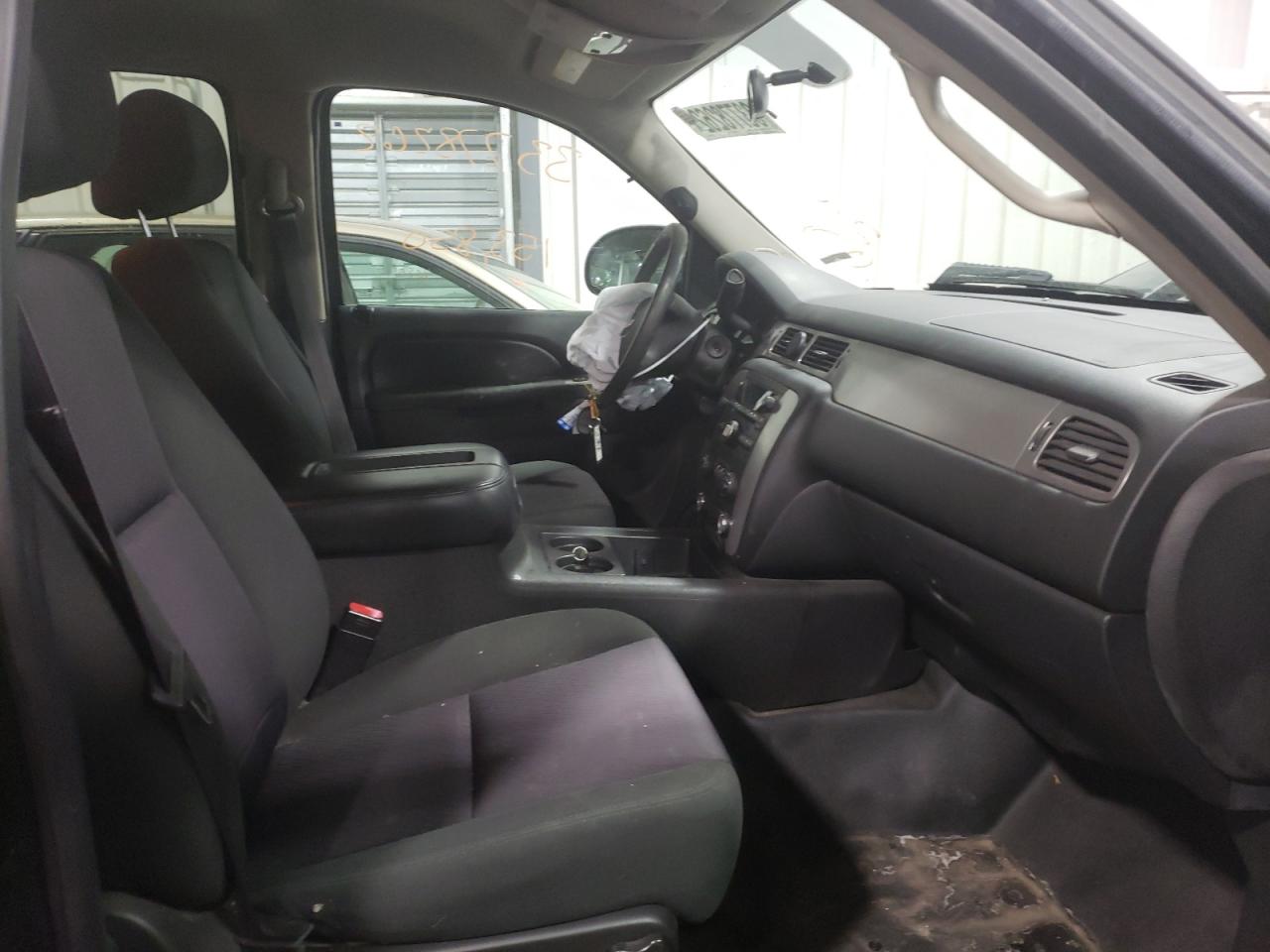 Photo 5 from auction – 2012 CHEVROLET TAHOE POLI with VIN 1GNLC2E02CR267656