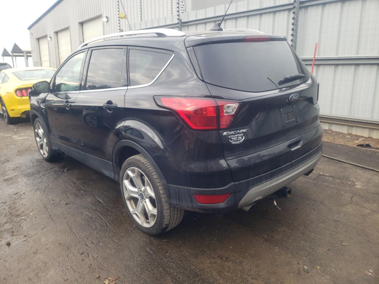 Photo 3 from auction – 2019 FORD ESCAPE TIT with VIN 1FMCU9J90KUA87571