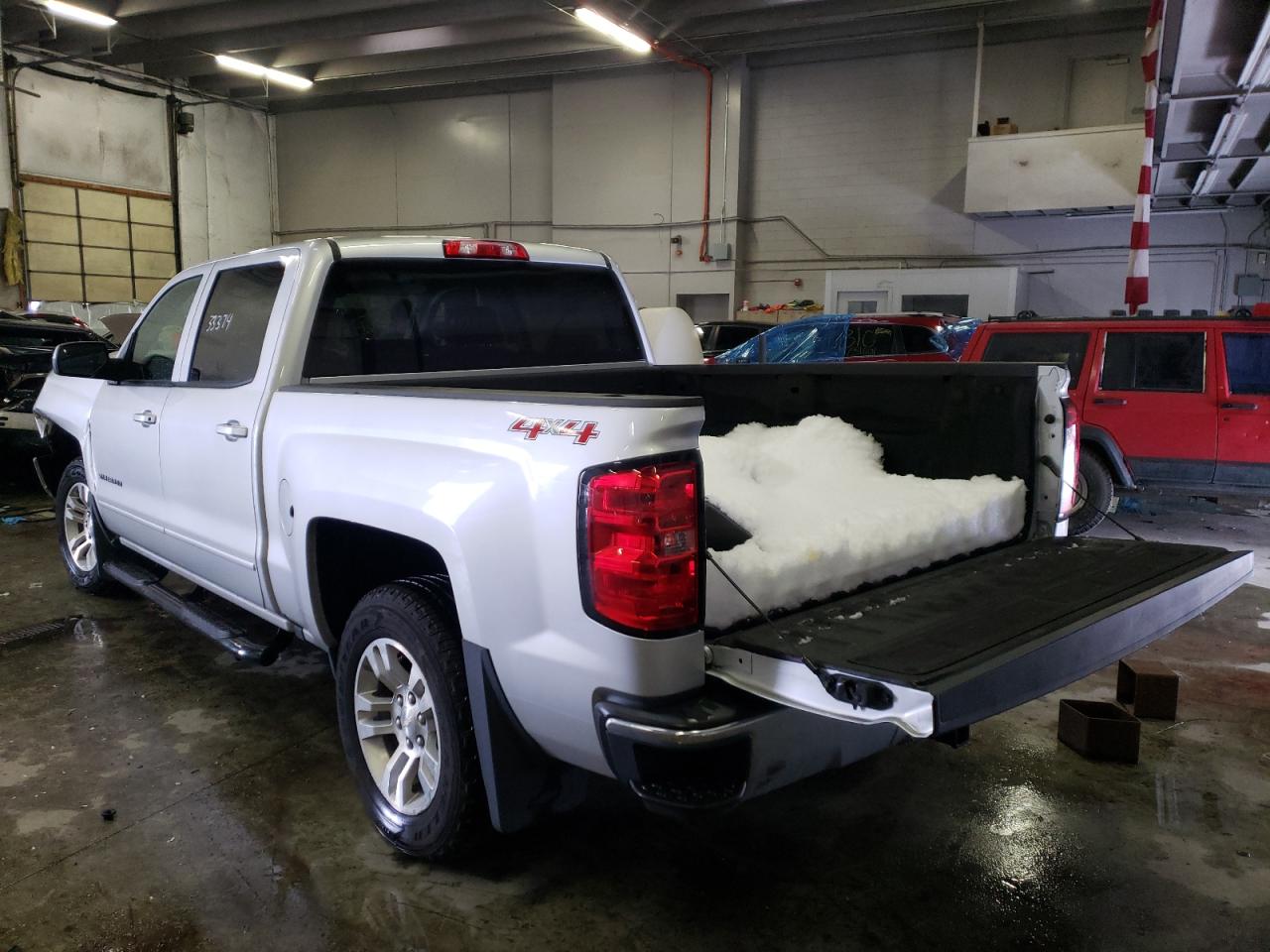 Photo 3 from auction – 2017 CHEVROLET SILVERADO with VIN 3GCUKREC9HG206430