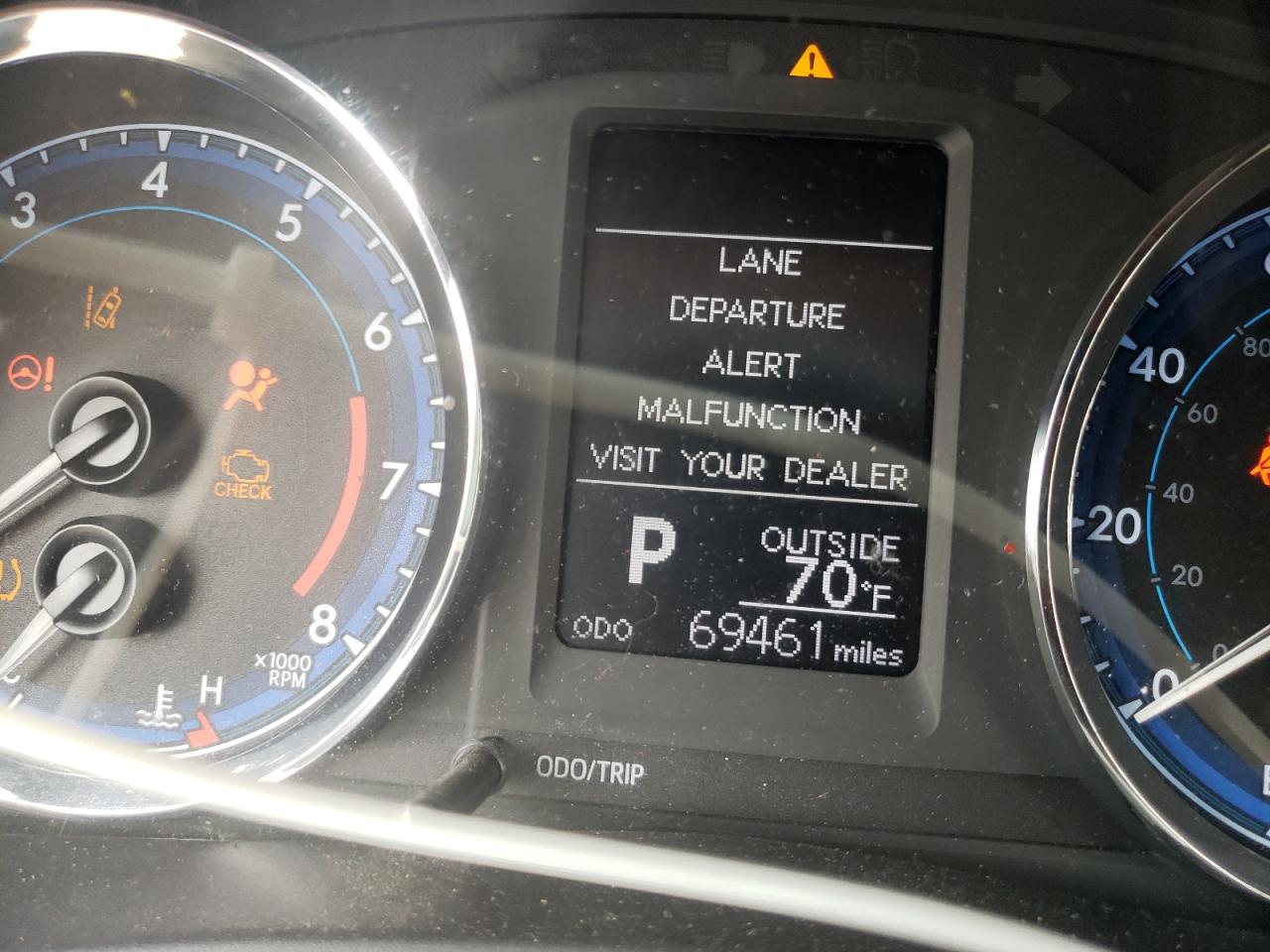 Photo 8 from auction – 2017 TOYOTA COROLLA L with VIN 5YFBURHE9HP594302