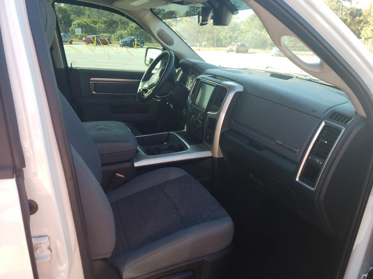 Photo 5 from auction – 2017 RAM 1500 SLT with VIN 1C6RR7LG4HS733254
