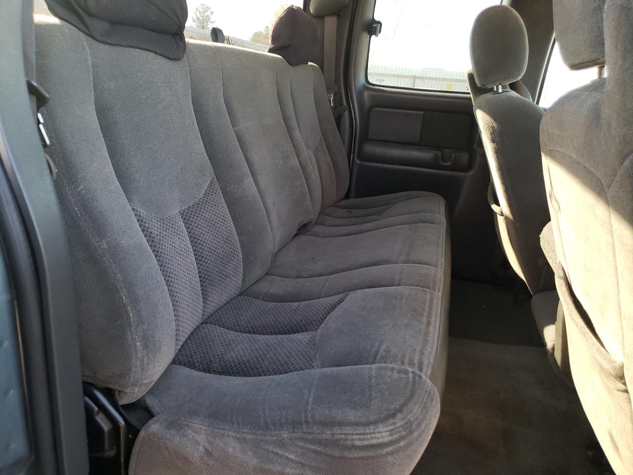 Photo 6 from auction – 2004 CHEVROLET SILVERADO with VIN 2GCEC19V741145466