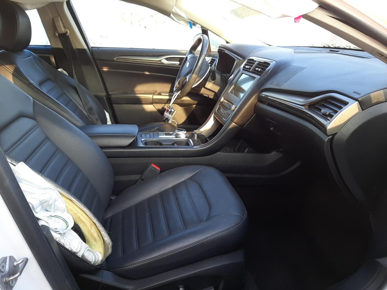 Photo 5 from auction – 2017 FORD FUSION SE with VIN 3FA6P0LU2HR359646