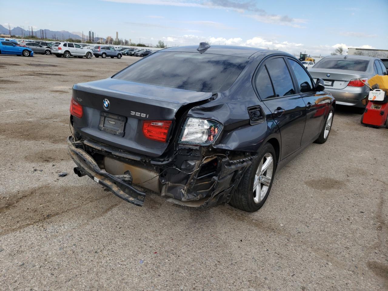 Photo 4 from auction – 2012 BMW 328 I SULE with VIN WBA3C1C57CF433623