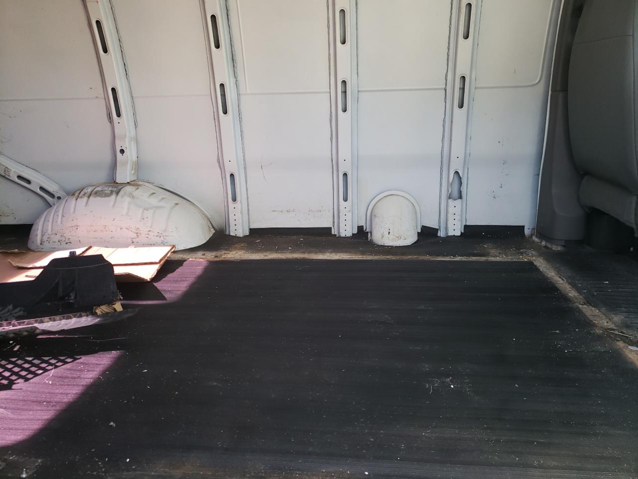 Photo 6 from auction – 2015 CHEVROLET EXPRESS G2 with VIN 1GCWGFCF5F1263273