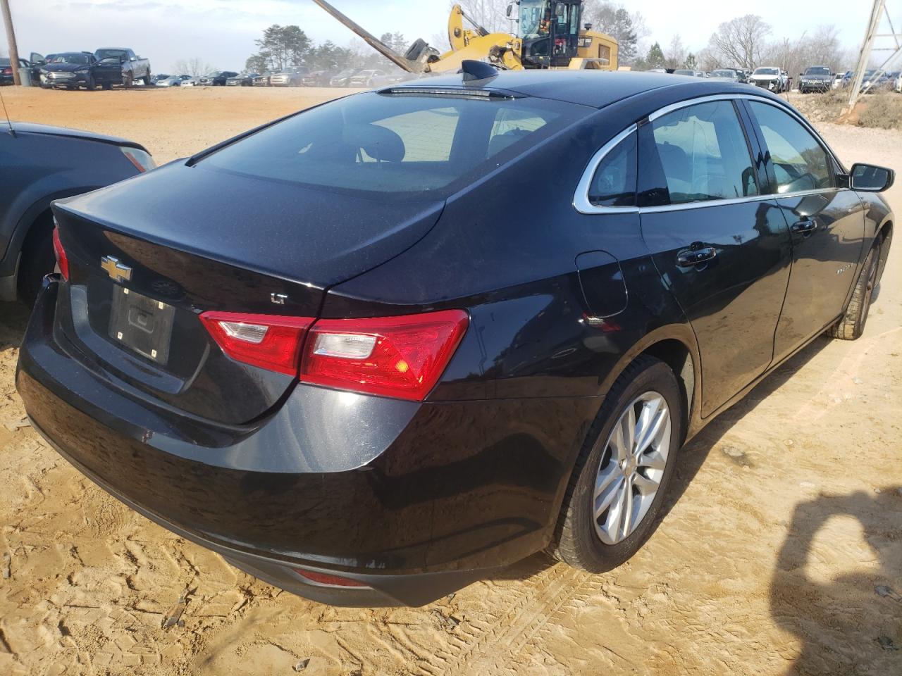 Photo 4 from auction – 2018 CHEVROLET MALIBU LT with VIN 1G1ZD5ST3JF271772