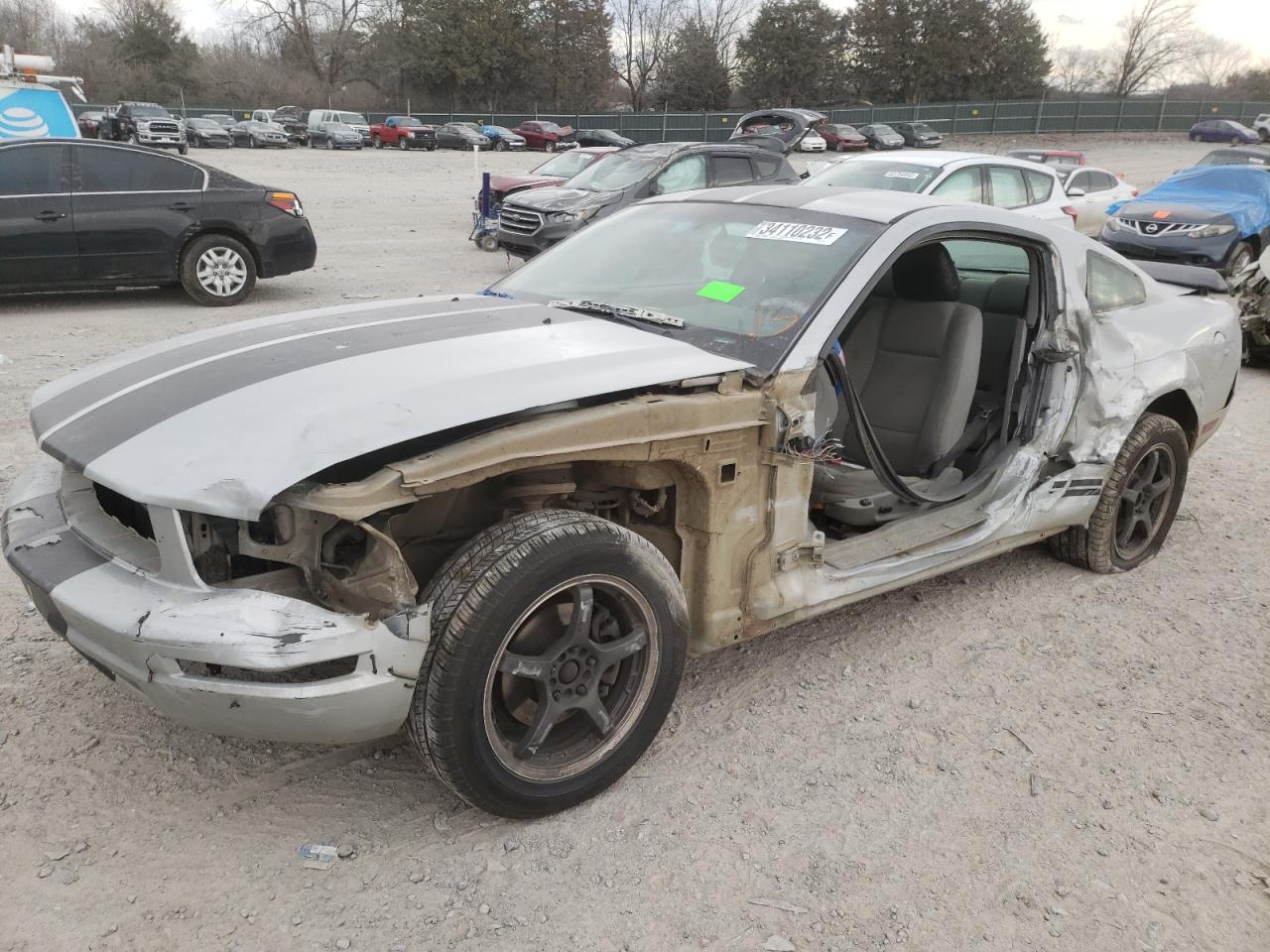 Photo 2 from auction – 2005 FORD MUSTANG with VIN 1ZVFT80N555177775