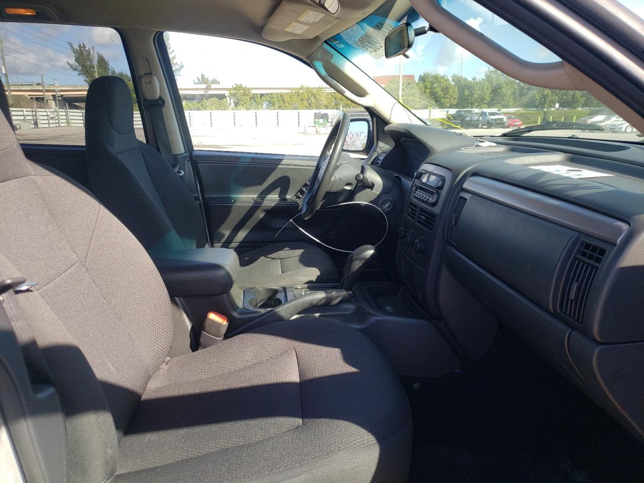 Photo 5 from auction – 2004 JEEP GRAND CHER with VIN 1J4GW48S84C287368