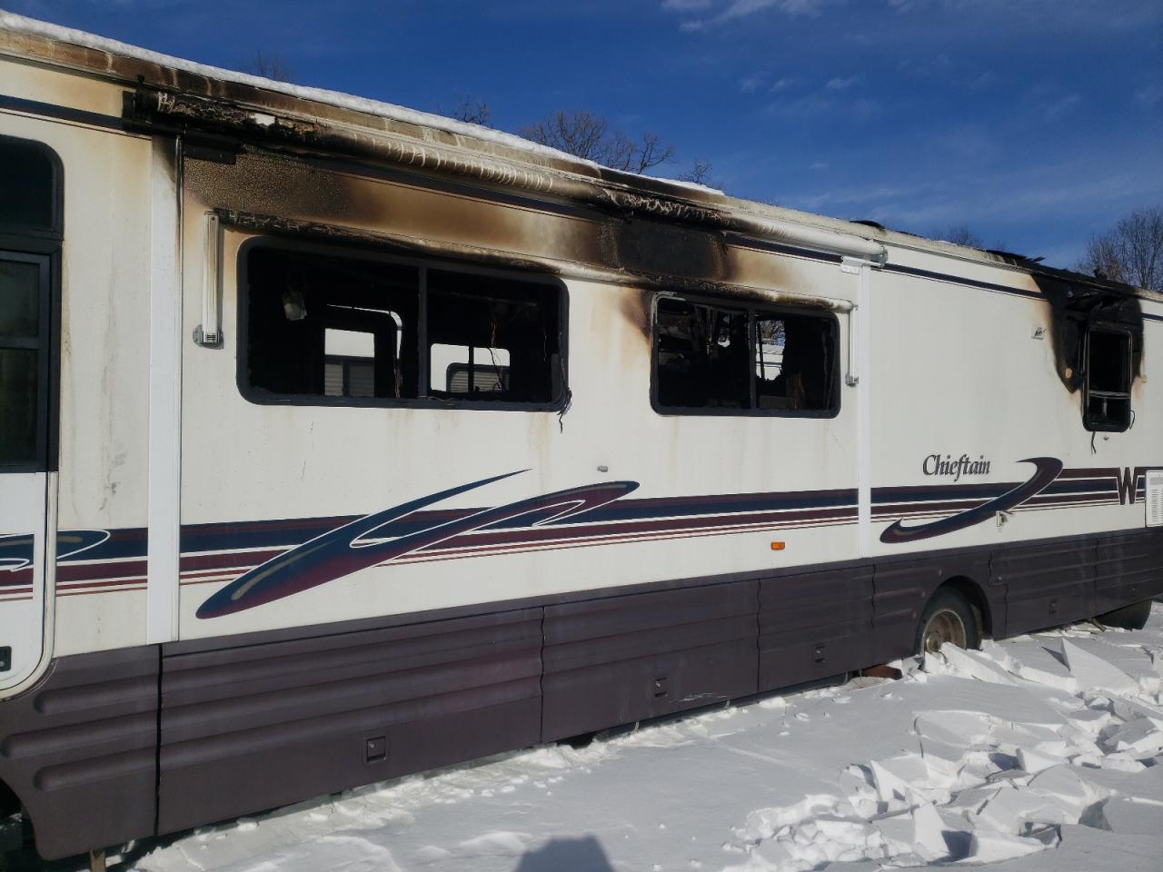 Photo 10 from auction – 1999 WINNEBAGO CHIEFTAIN with VIN 3FCNF53S1XJA30308