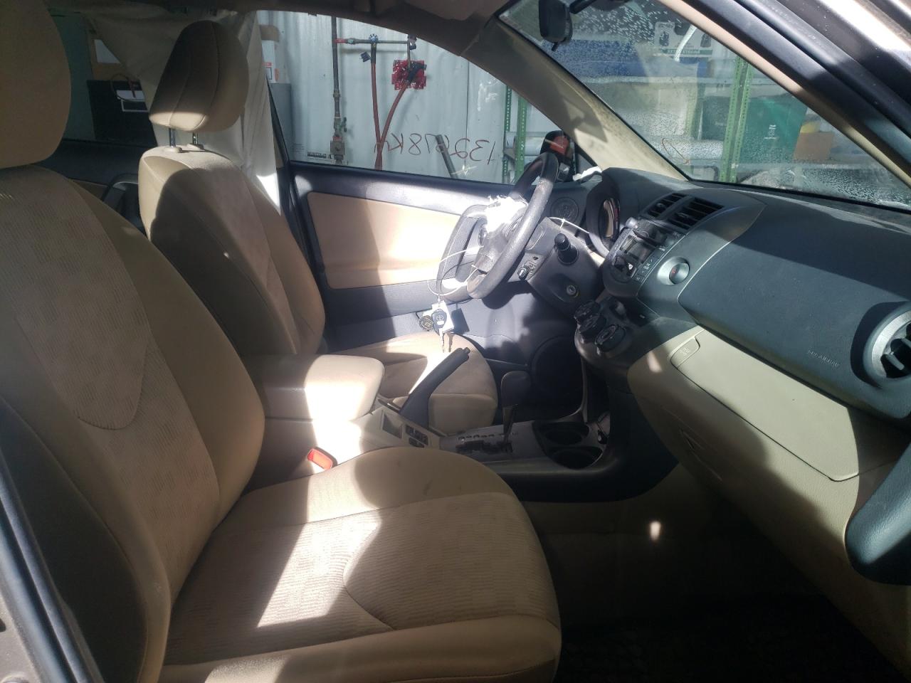 Photo 5 from auction – 2011 TOYOTA RAV4 with VIN 2T3BK4DV6BW049444