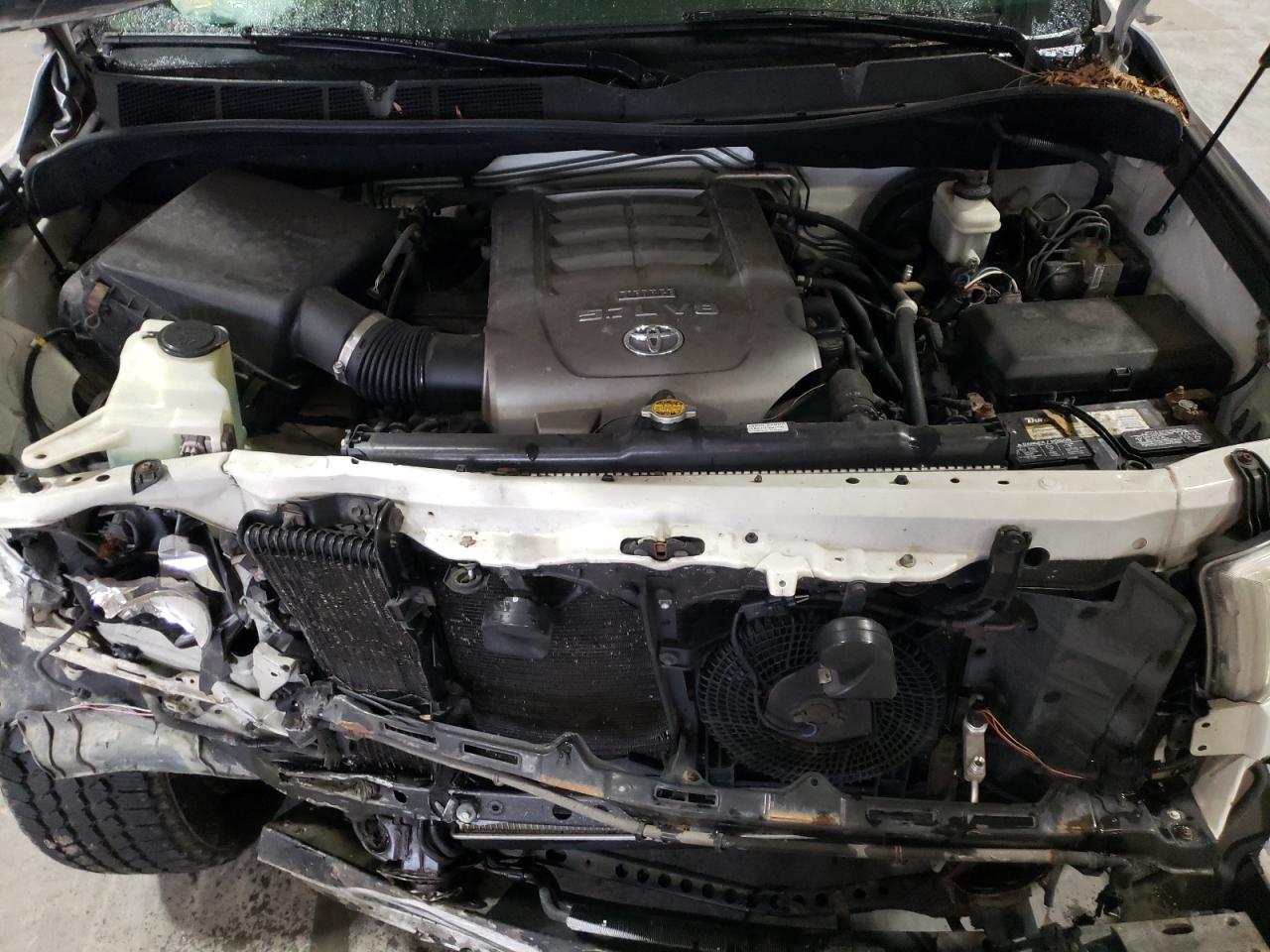 Photo 7 from auction – 2010 TOYOTA SEQUOIA PL with VIN 5TDDW5G12AS028571