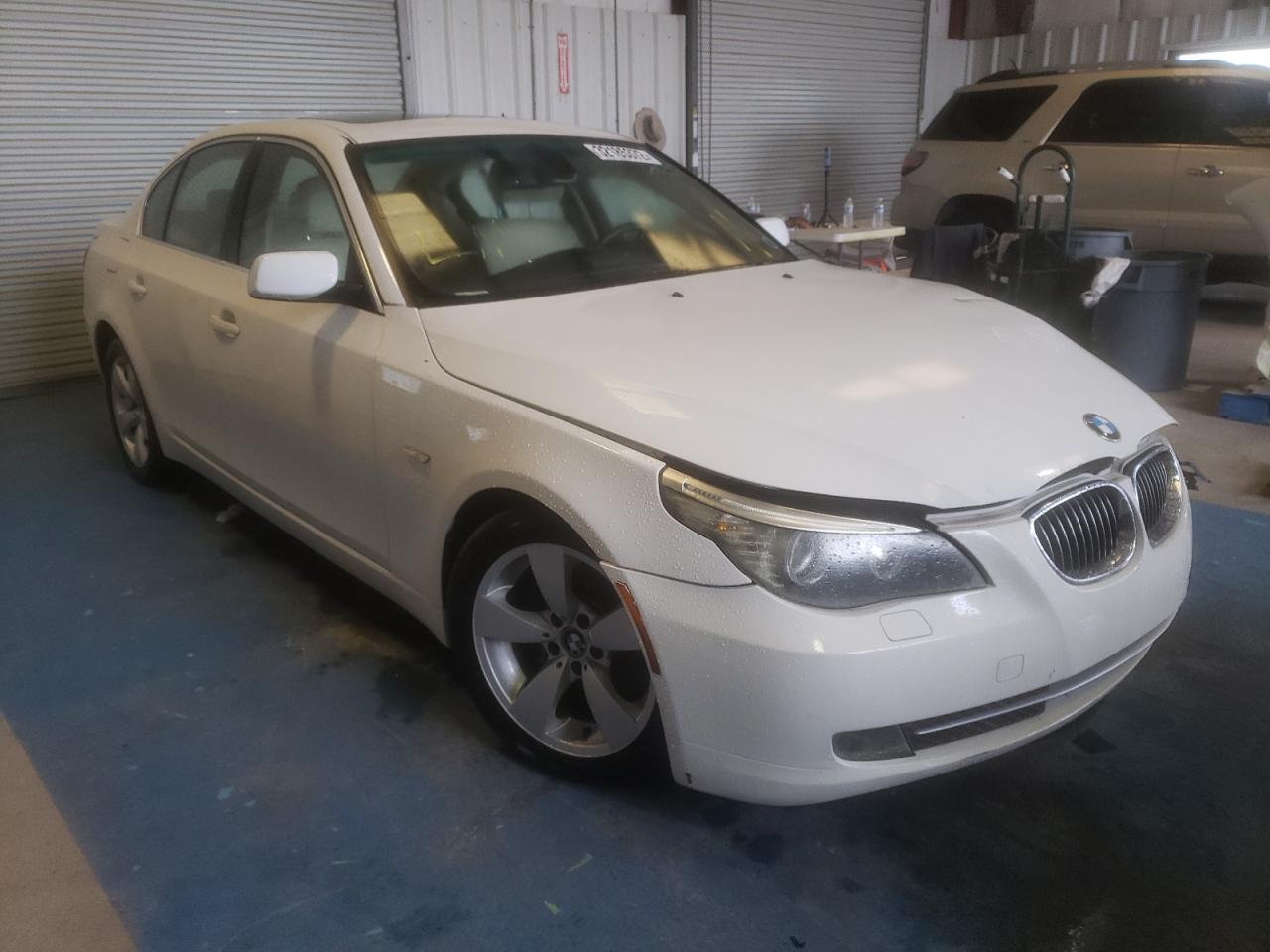 BMW 528 I 2008 with VIN WBANU53518CT19039 - Photo from auction