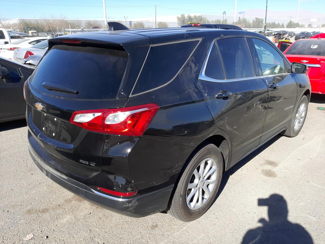 Photo 4 from auction – 2019 CHEVROLET EQUINOX LT with VIN 2GNAXTEV6K6130663