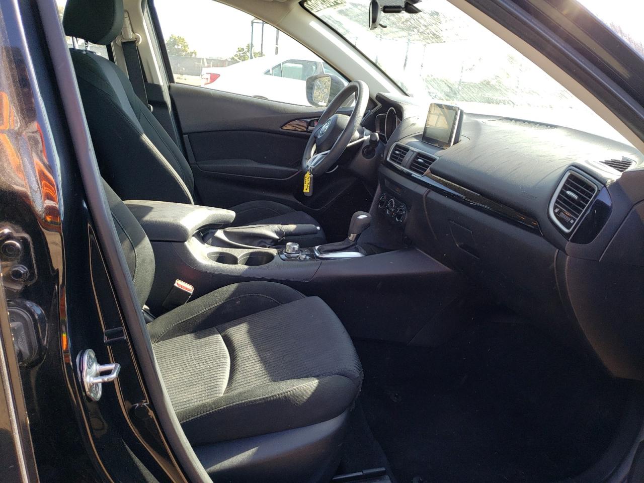 Photo 5 from auction – 2016 MAZDA 3 SPORT with VIN 3MZBM1U79GM329715