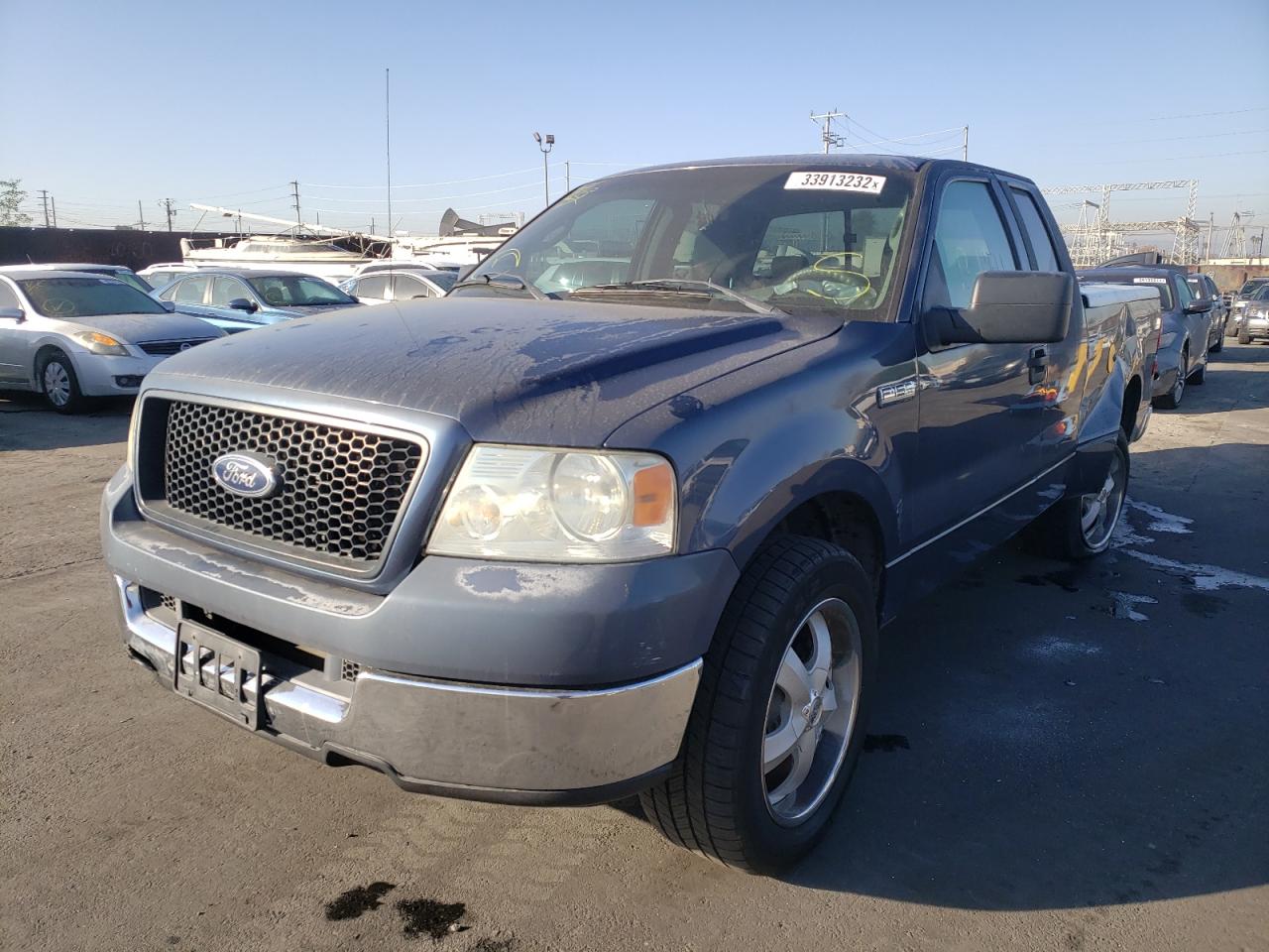 Photo 2 from auction – 2005 FORD F-150 with VIN 1FTRX12W45FB54788