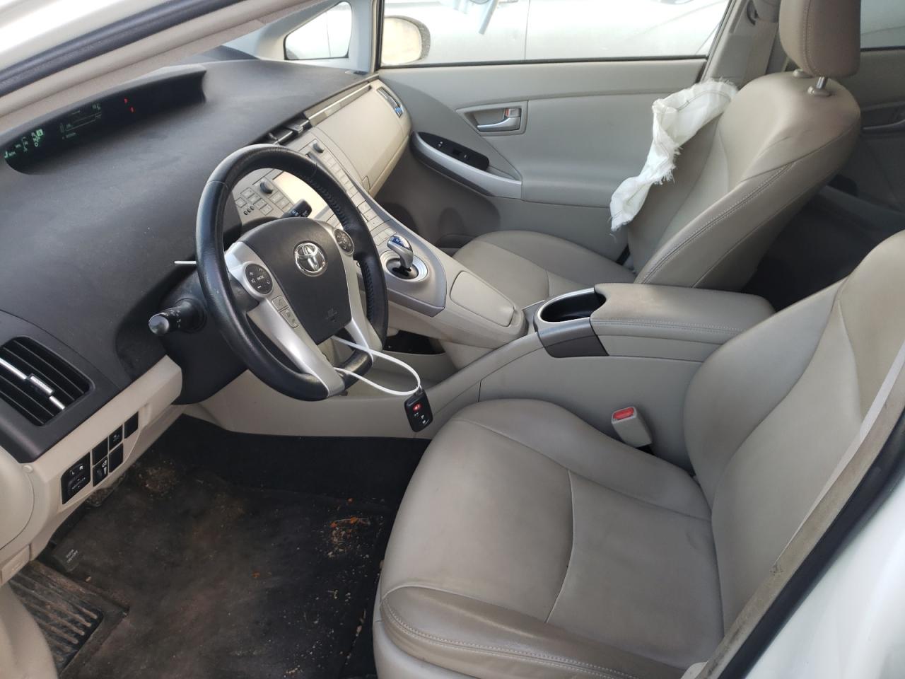 Photo 5 from auction – 2014 TOYOTA PRIUS with VIN JTDKN3DU9E1851045