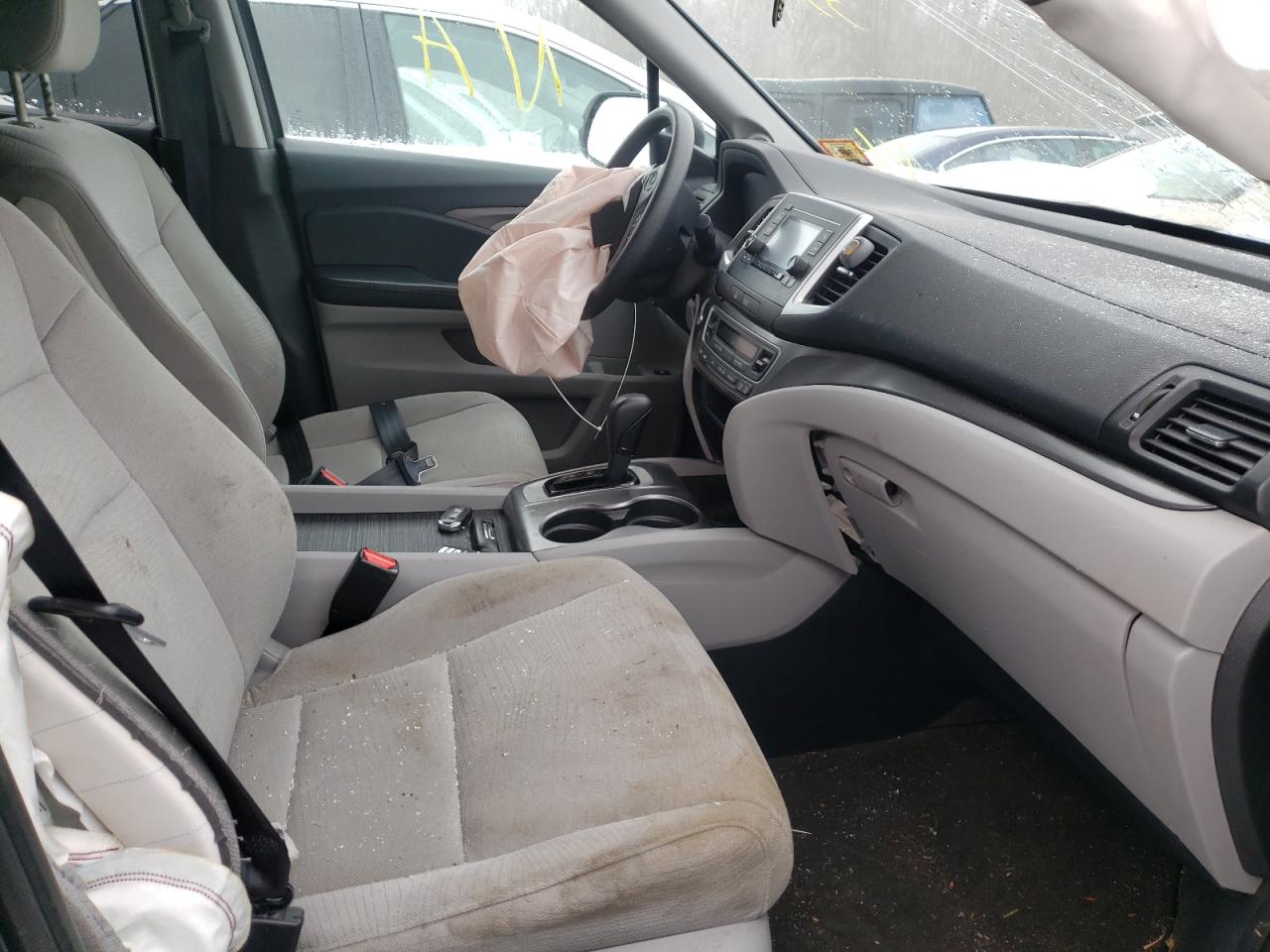 Photo 5 from auction – 2016 HONDA PILOT LX with VIN 5FNYF6H19GB101616