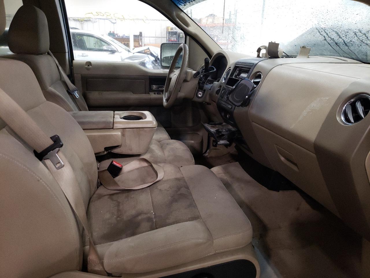 Photo 5 from auction – 2004 FORD F150 with VIN 1FTRX14W34NB02098