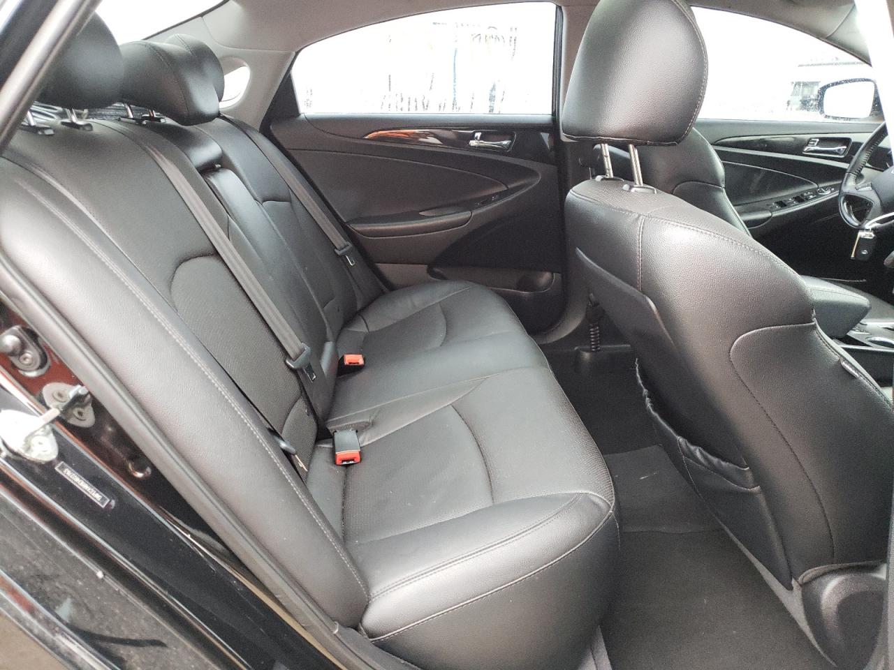 Photo 6 from auction – 2014 HYUNDAI SONATA SE with VIN 5NPEC4AB9EH822763
