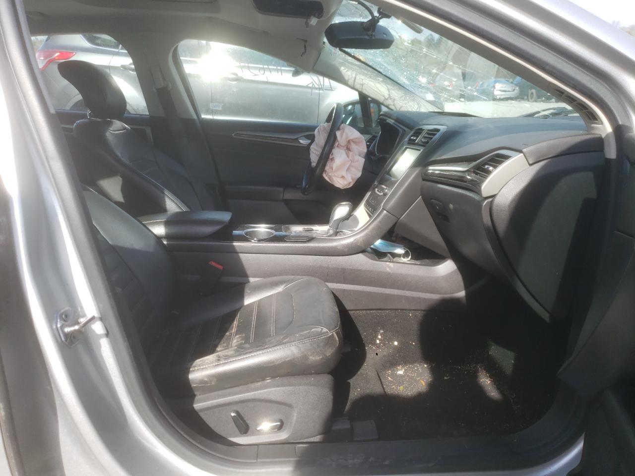 Photo 5 from auction – 2013 FORD FUSION SE with VIN 3FA6P0HR0DR110373