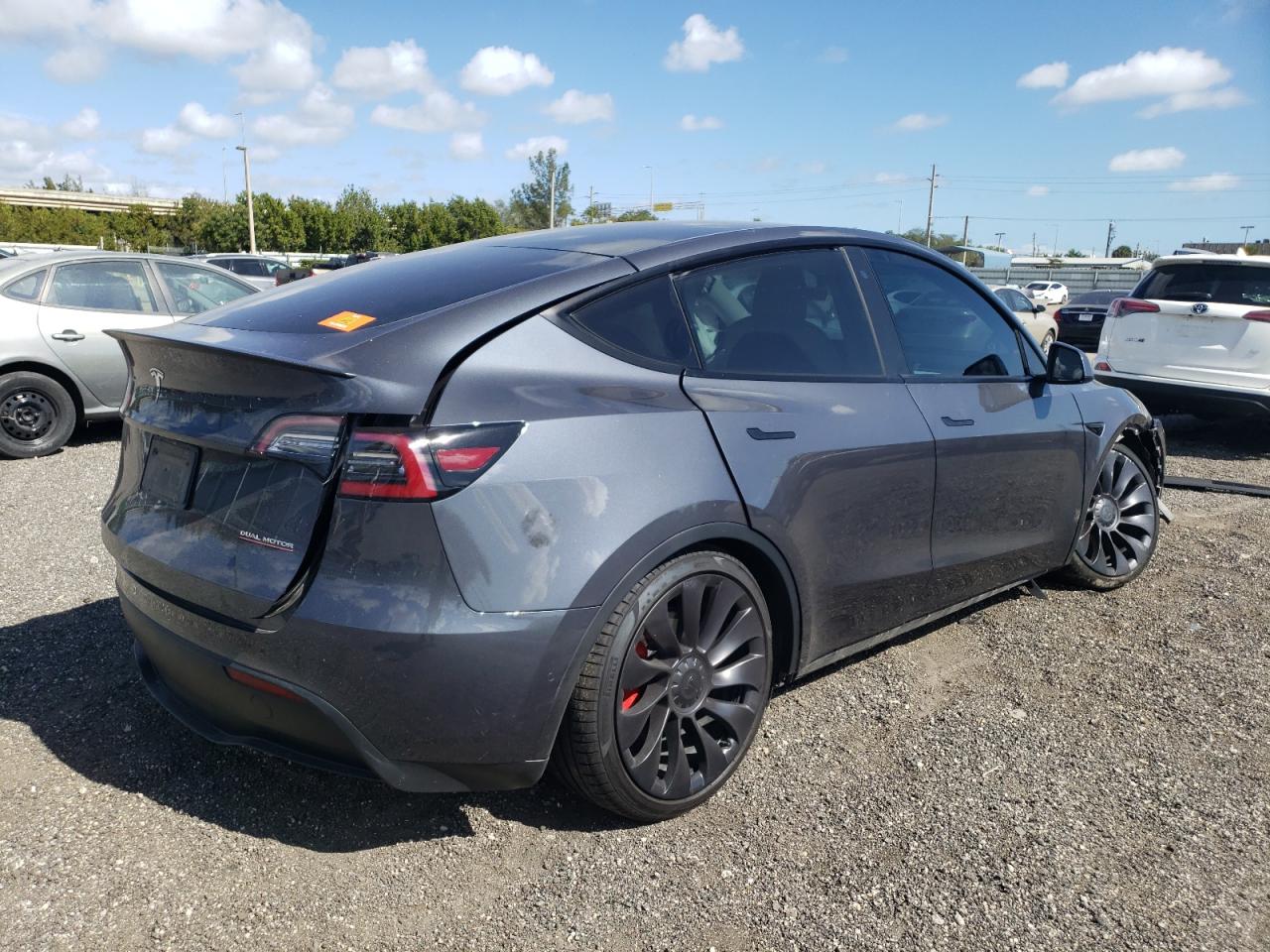 Photo 4 from auction – 2020 TESLA MODEL Y with VIN 5YJYGDEF9LF011555