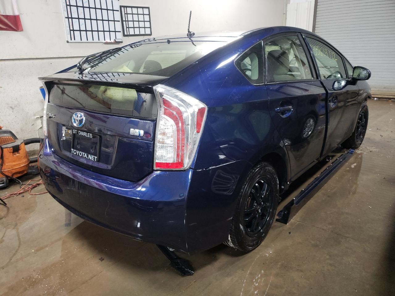 Photo 4 from auction – 2015 TOYOTA PRIUS with VIN JTDKN3DU6F2001465
