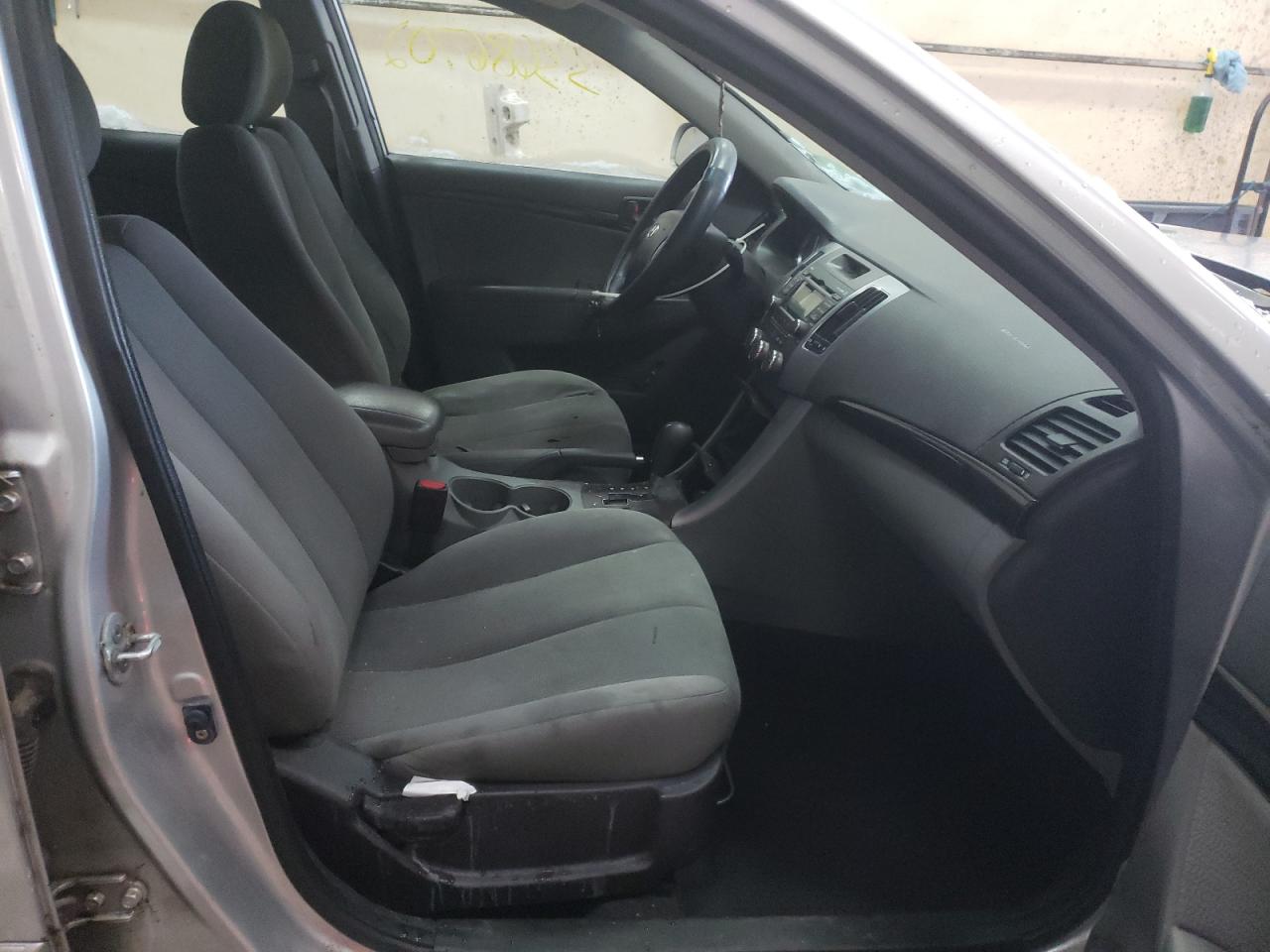 Photo 5 from auction – 2009 HYUNDAI SONATA GLS with VIN 5NPET46C09H440239