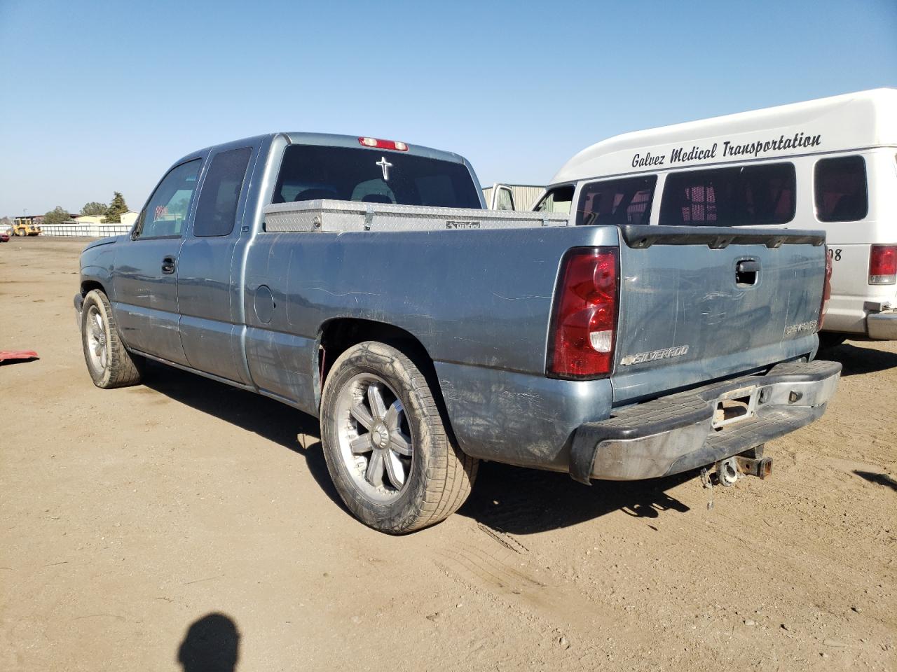Photo 3 from auction – 2004 CHEVROLET SILVERADO with VIN 2GCEC19V741145466