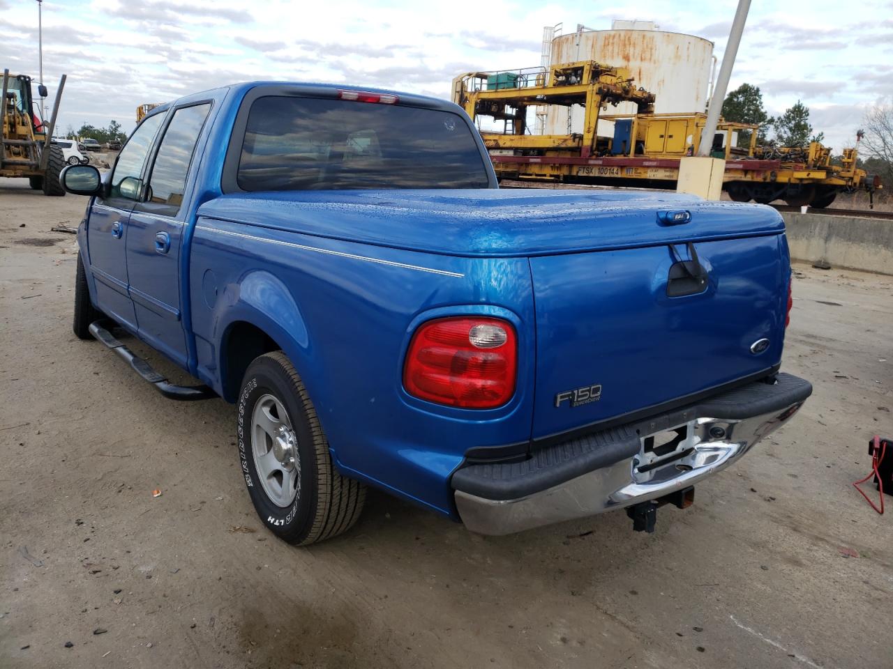 Photo 3 from auction – 2001 FORD F150 SUPER with VIN 1FTRW07W41KF80777