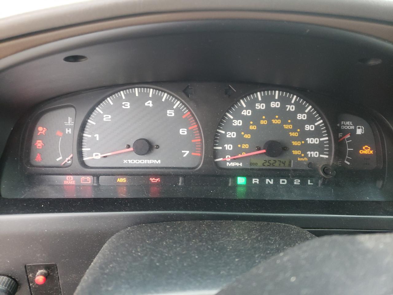 Photo 8 from auction – 2000 TOYOTA 4RUNNER SR with VIN JT3GN86R8Y0174600