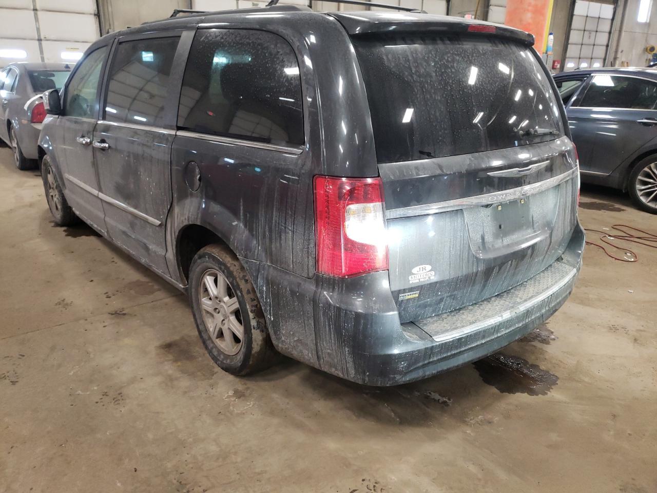 Photo 3 from auction – 2011 CHRYSLER TOWN & COU with VIN 2A4RR8DG3BR797074