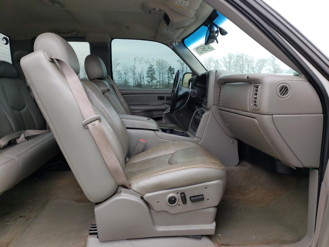 Photo 5 from auction – 2004 CHEVROLET SILVERADO with VIN 1GCEK19T34E171532