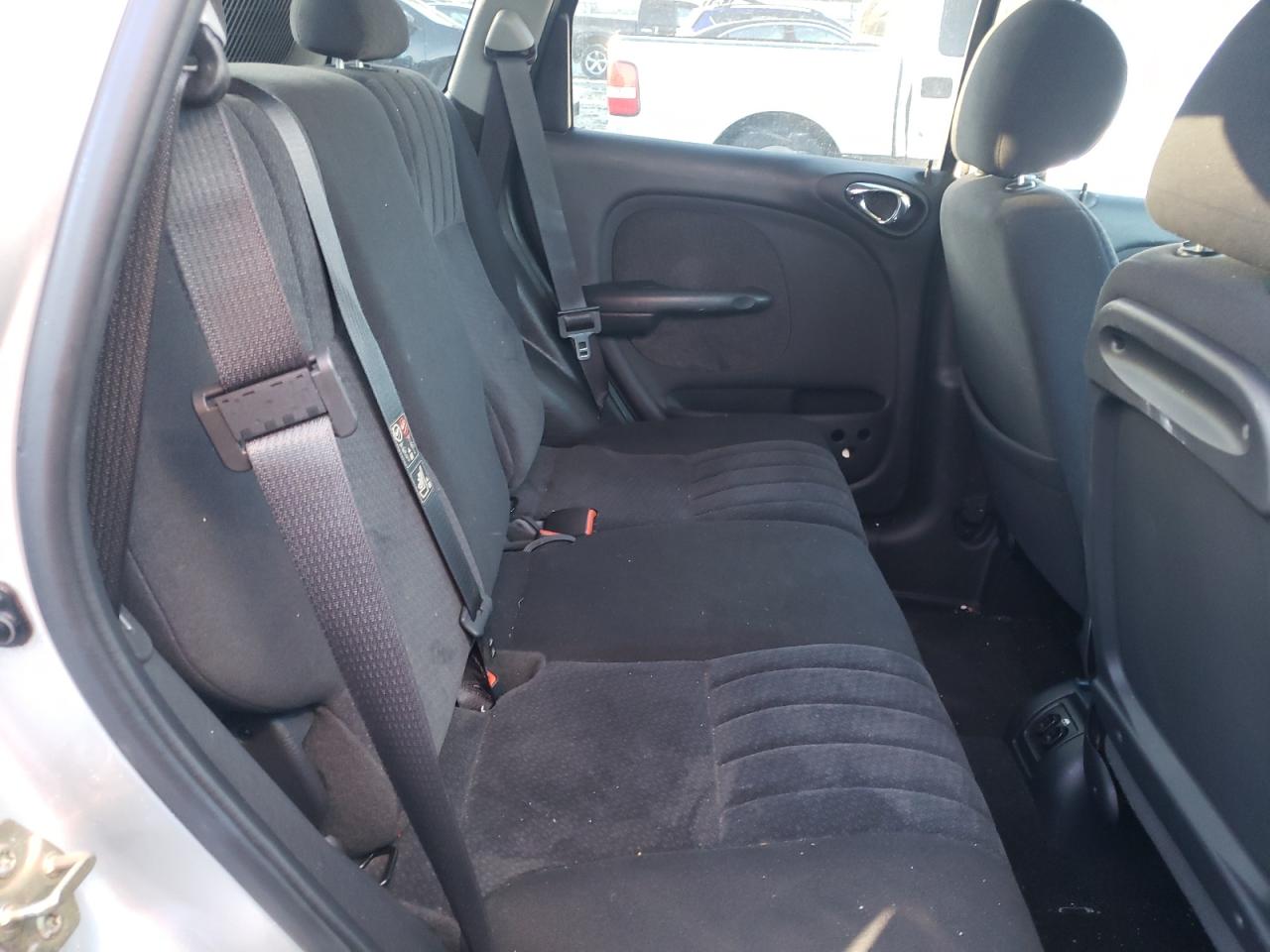Photo 6 from auction – 2005 CHRYSLER PT CRUISER with VIN 3C4FY58B05T542649