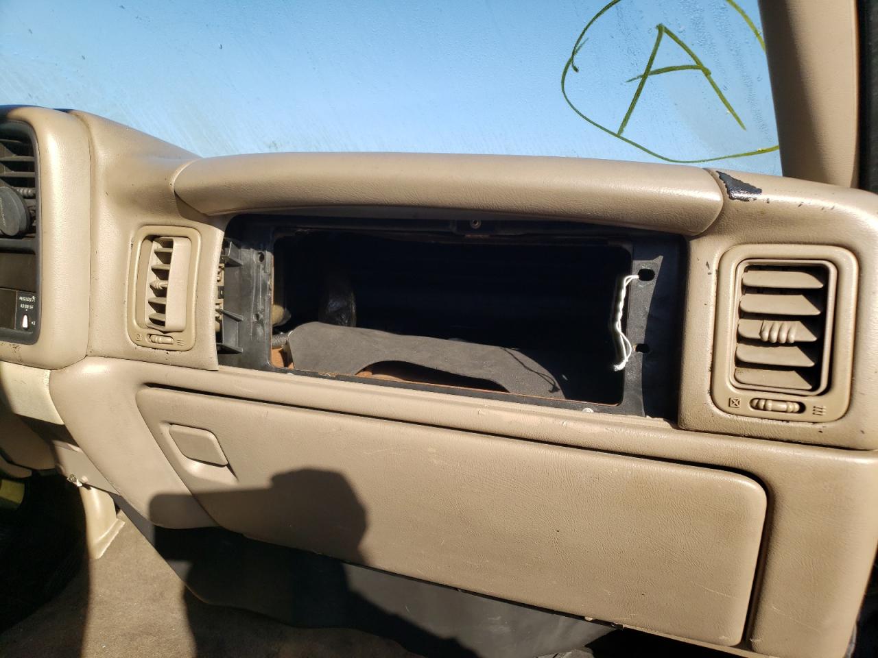 Photo 10 from auction – 2002 CHEVROLET SILVERADO with VIN 1GCHC29U42E257728