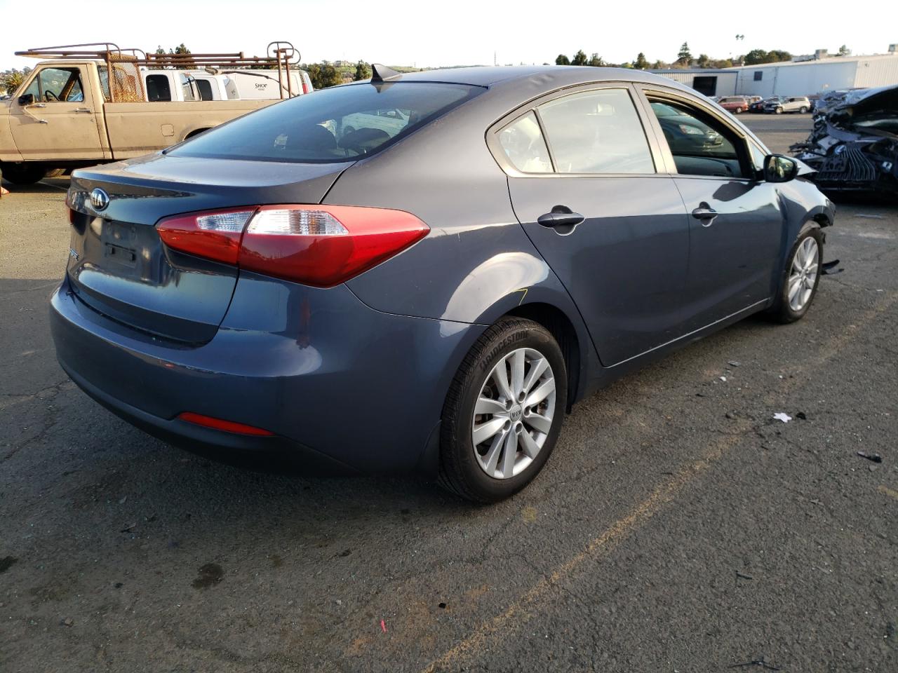 Photo 4 from auction – 2016 KIA FORTE LX with VIN KNAFX4A60G5564693
