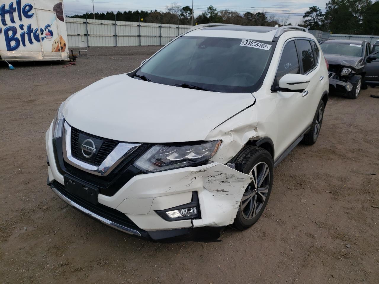 Photo 2 from auction – 2017 NISSAN ROGUE SV with VIN 5N1AT2MVXHC858269