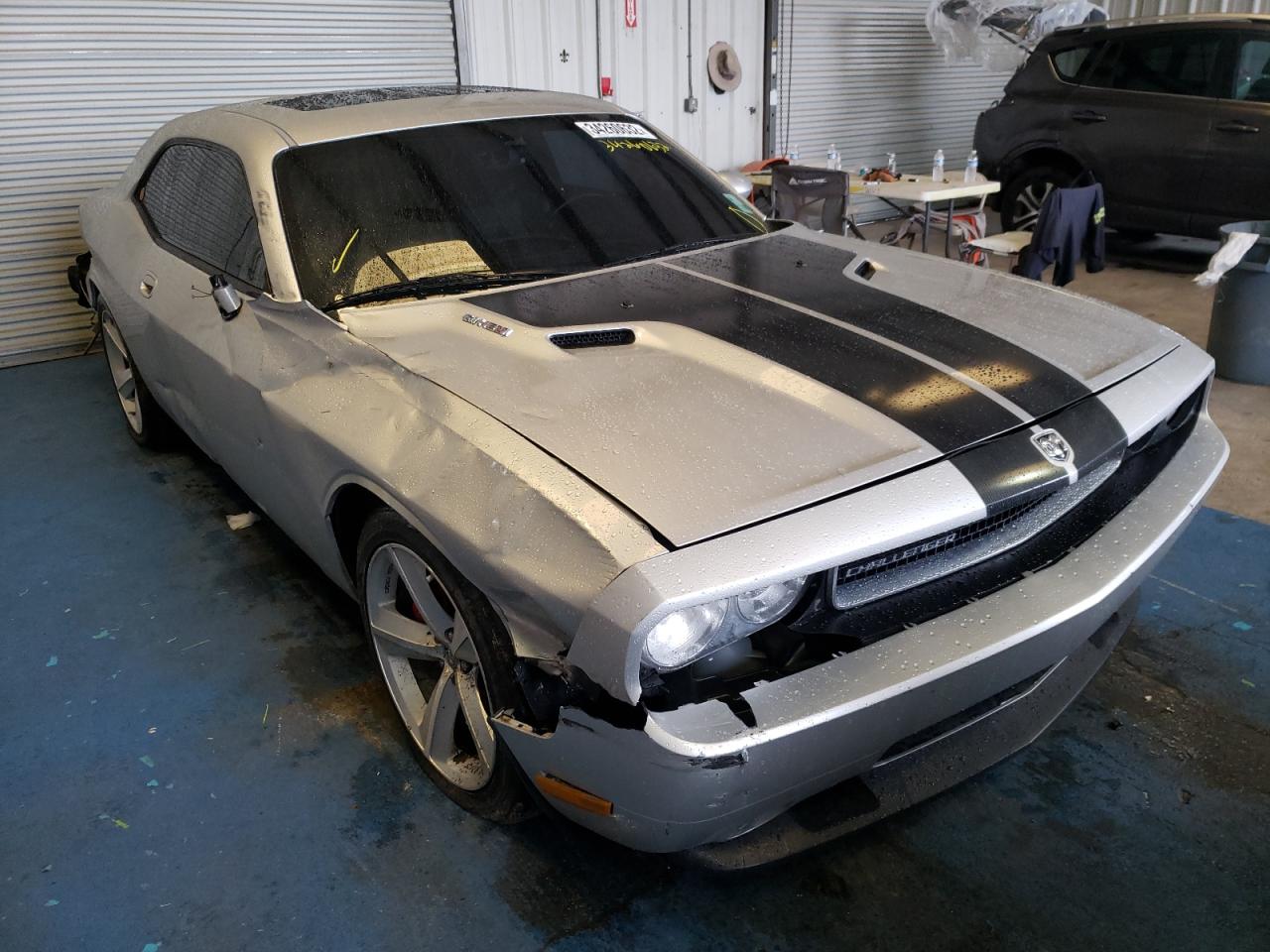DODGE CHALLENGER 2009 with VIN 2B3LJ74W39H569789 - Photo from auction