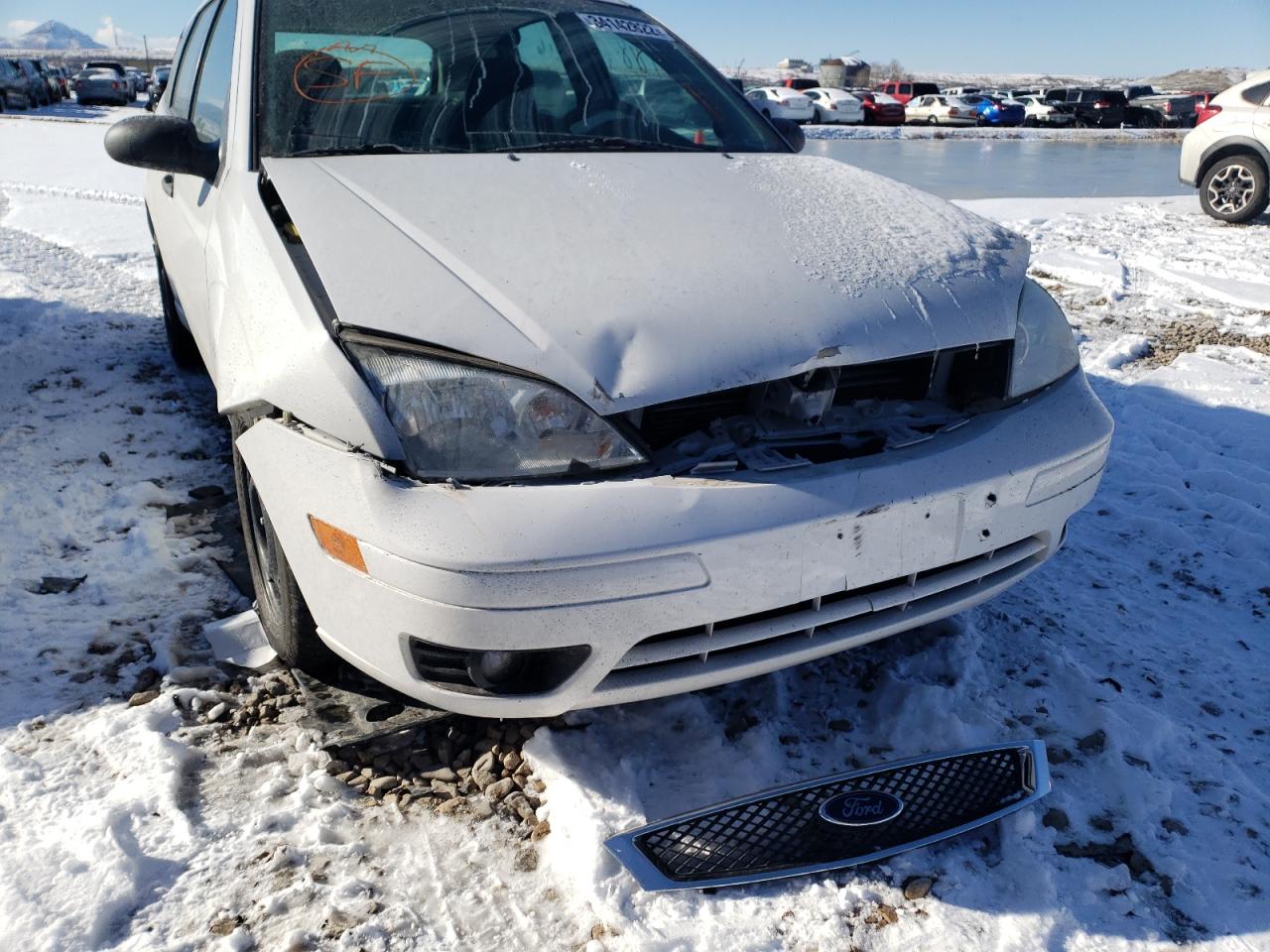 Photo 9 from auction – 2005 FORD FOCUS ZX5 with VIN 3FAFP37N45R117389