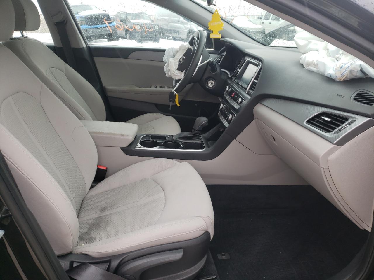 Photo 5 from auction – 2018 HYUNDAI SONATA SE with VIN 5NPE24AF2JH650060