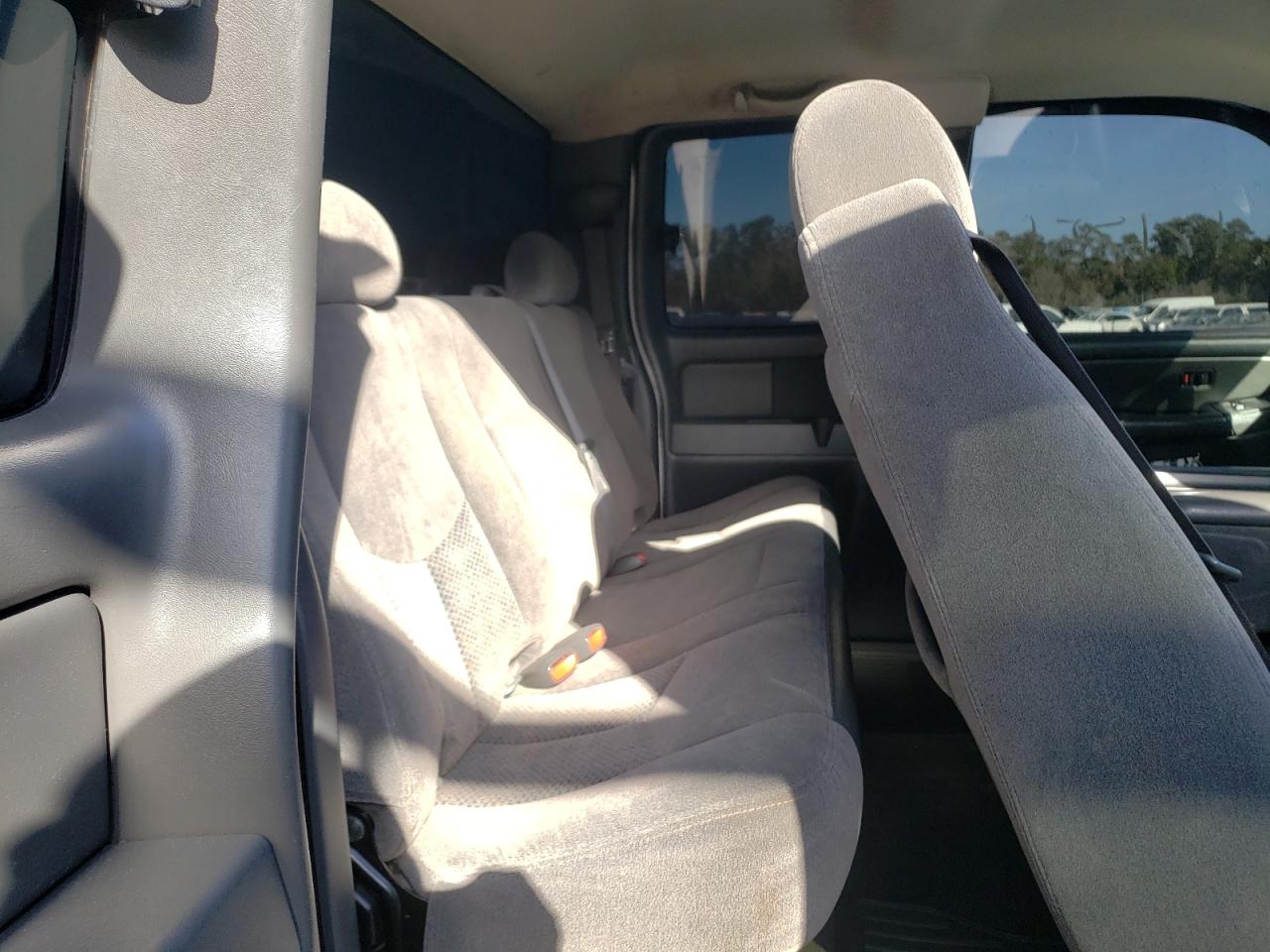 Photo 6 from auction – 2006 CHEVROLET SILVERADO with VIN 1GCEK19Z66Z152473