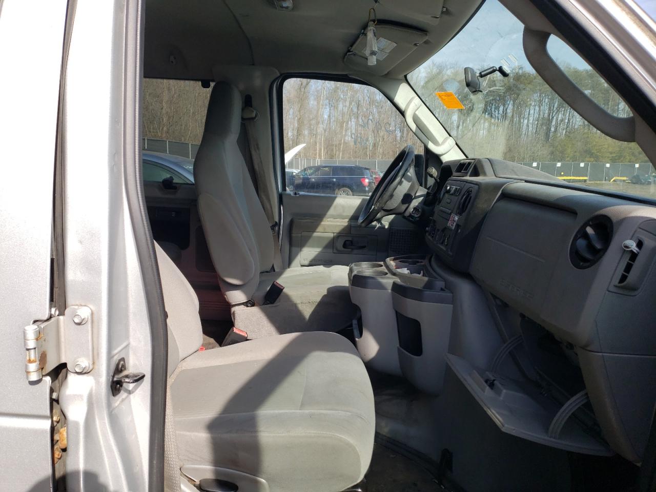 Photo 5 from auction – 2012 FORD ECONOLINE with VIN 1FBNE3BL5CDA92076