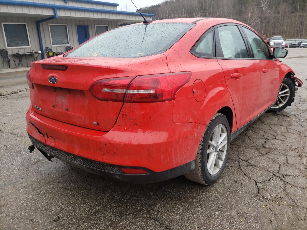 Photo 4 from auction – 2017 FORD FOCUS SE with VIN 1FADP3F20HL278338