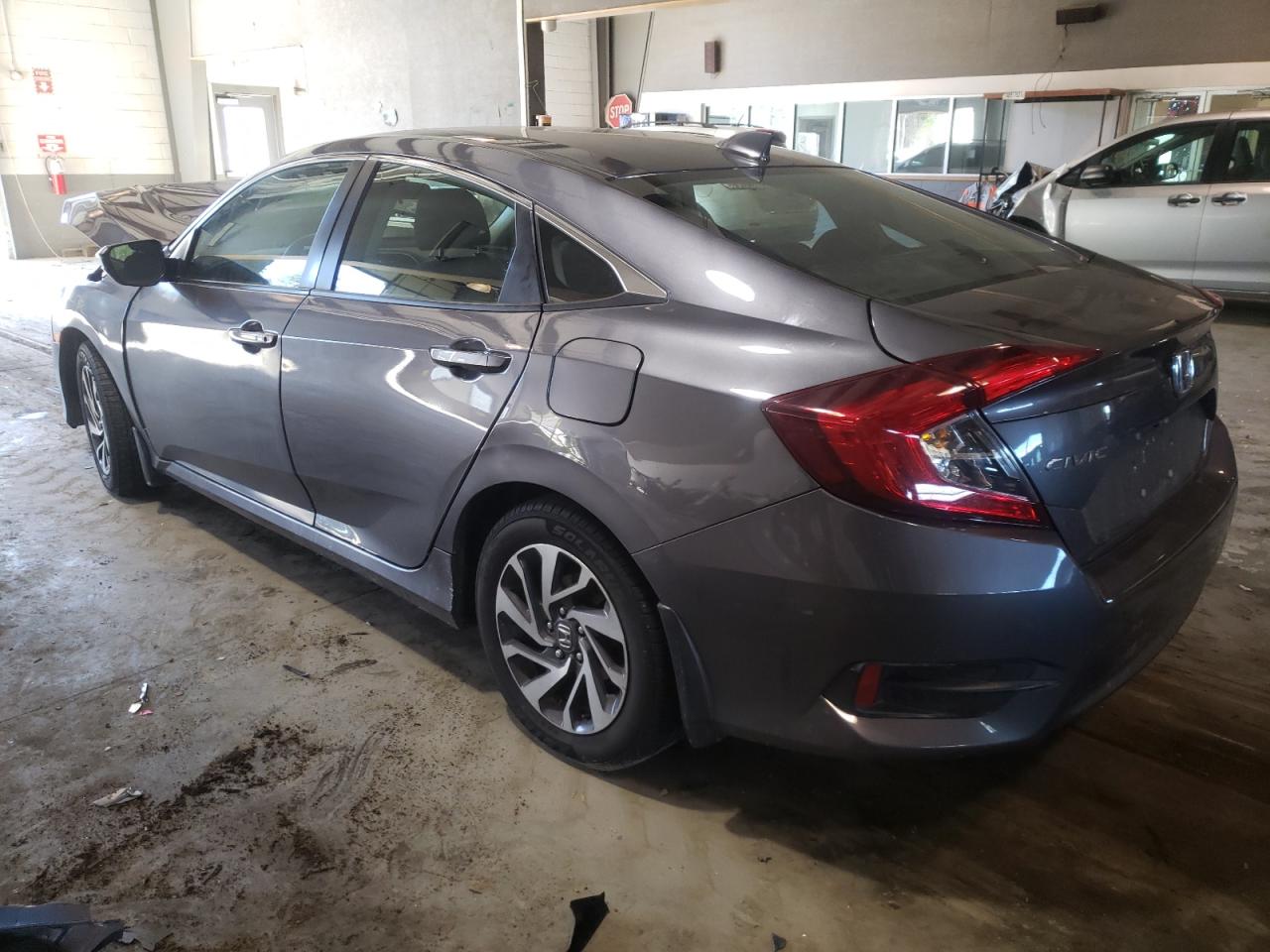 Photo 3 from auction – 2017 HONDA CIVIC EX with VIN 2HGFC2F74HH527260